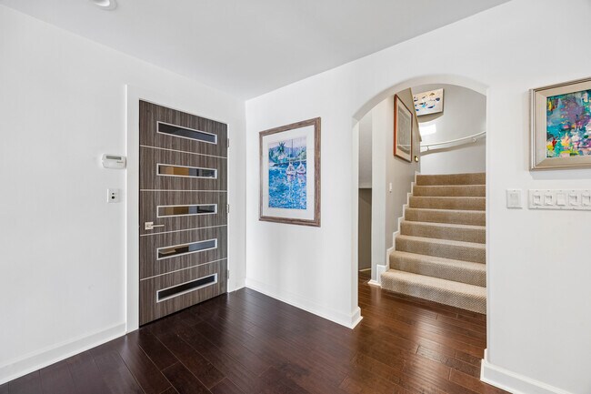 Building Photo - 14030 Mandarin Oaks Ln