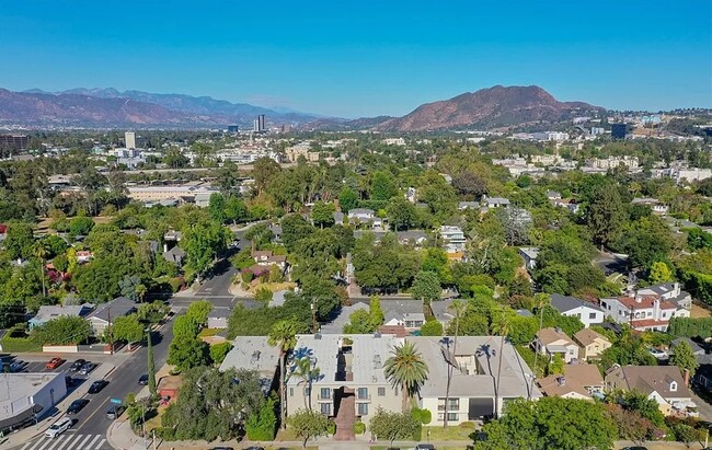 Building Photo - 4312 Tujunga Ave