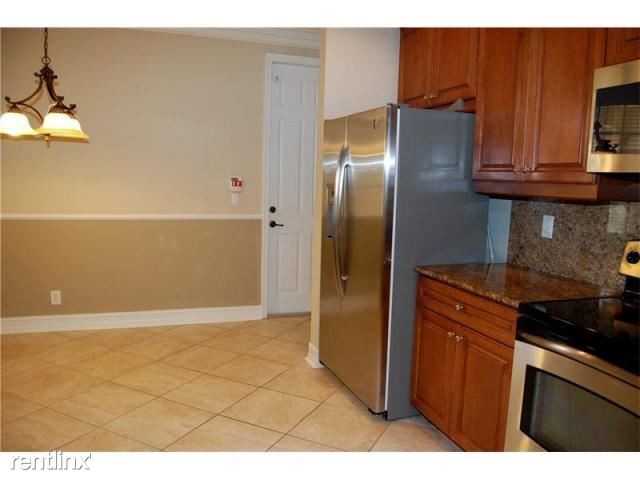 Building Photo - 16081 Poppyseed Cir