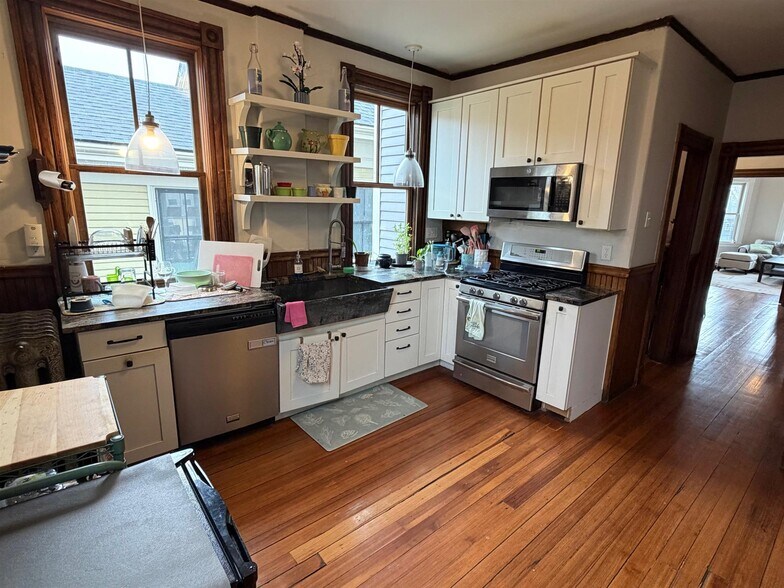 Building Photo - 13 Linden Ave