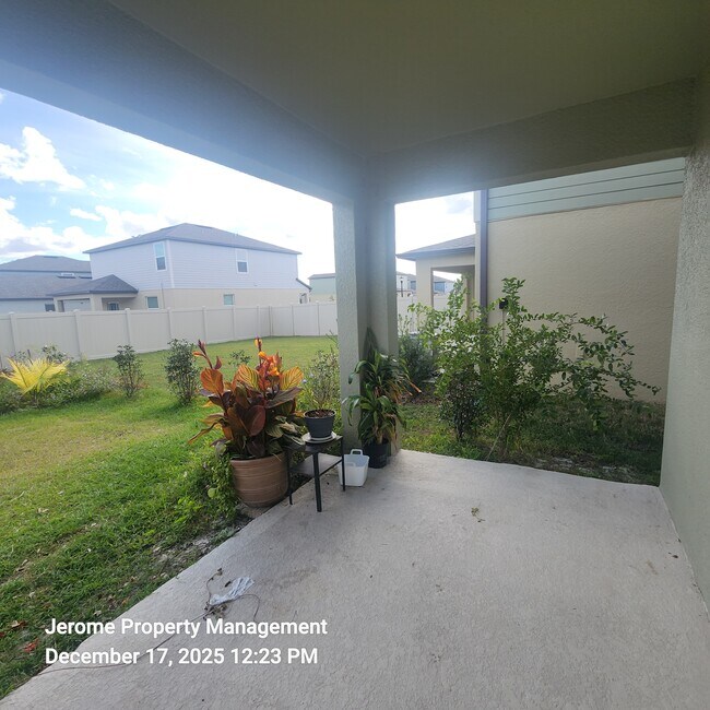 Building Photo - 2546 Leonia Ln