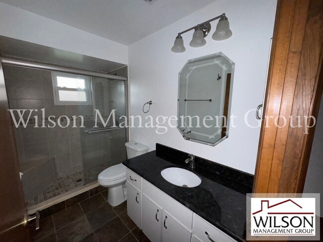 Building Photo - 1420 Flamingo Dr