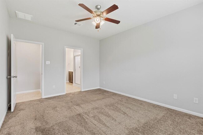 Building Photo - 12123 Parade Park Pl