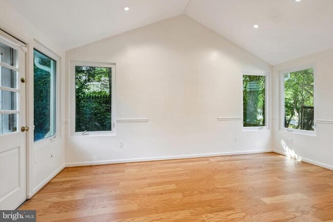 Building Photo - 9311 Adelaide Dr