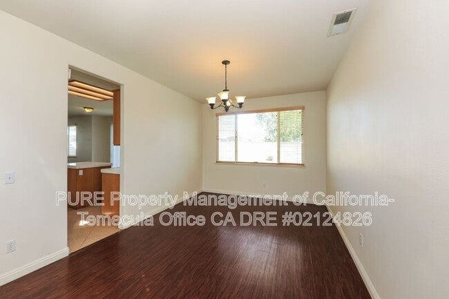 Building Photo - 35964 Camelot Cir