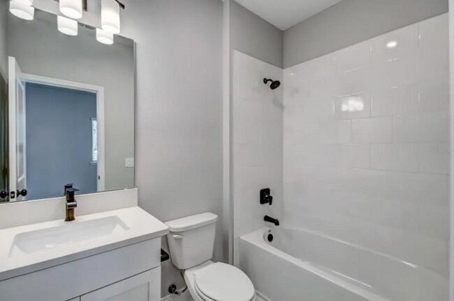 Building Photo - 1745 Hourglass Dr