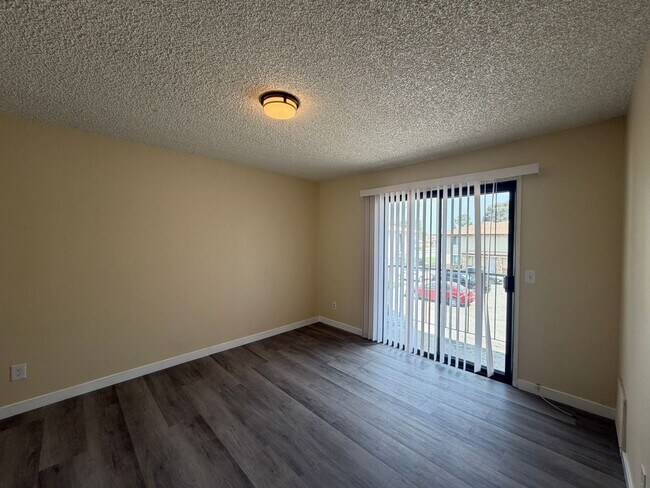 Building Photo - 6350 Summerfield Dr