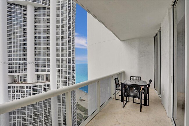 Building Photo - 18101 Collins Ave