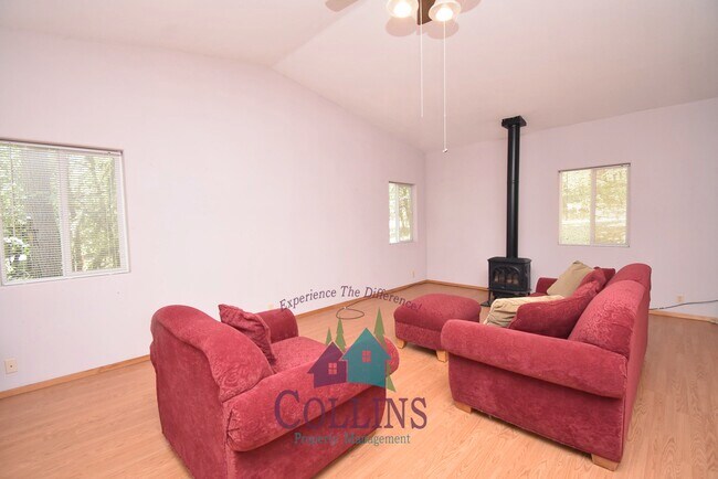 Building Photo - 12999 Capitol Dr