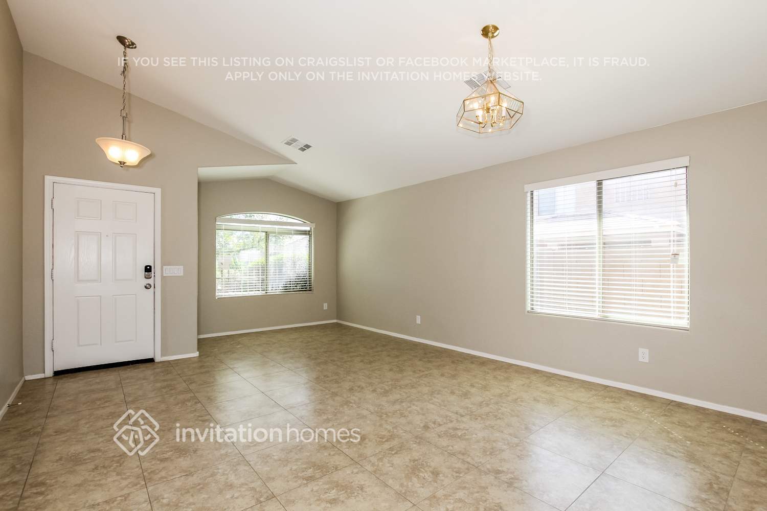 Building Photo - 2628 W Tamarisk Ave