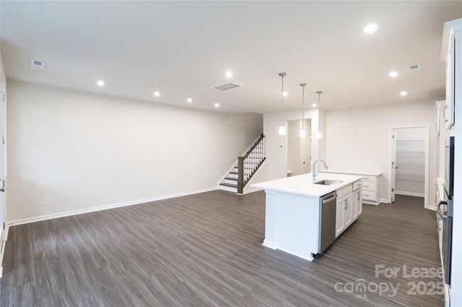 Building Photo - 526 Myrick Aly