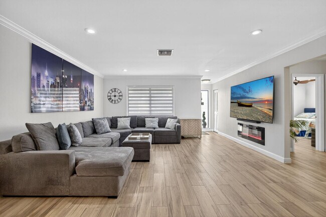 Building Photo - 407 SE 5th St