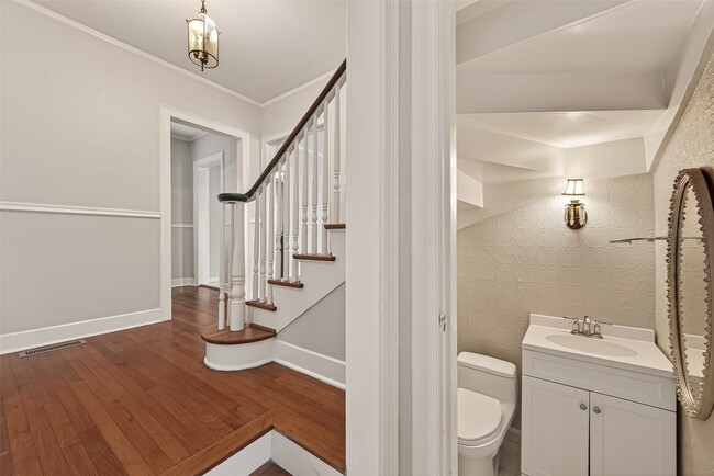 Building Photo - 7128 Staffordshire Blvd