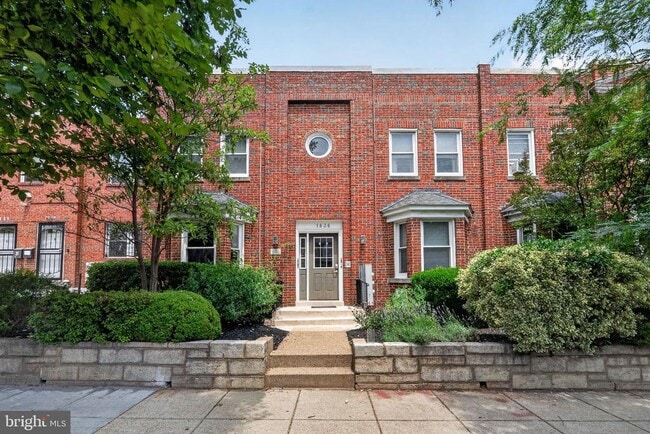 Building Photo - 1836 Independence Ave SE
