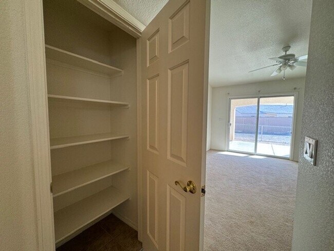 Building Photo - 3 Bedroom 2Ba with Side RV Space & fenced yard