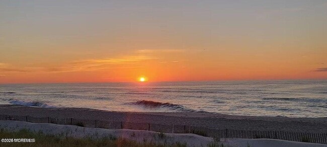 Building Photo - 2108 S Ocean Ave