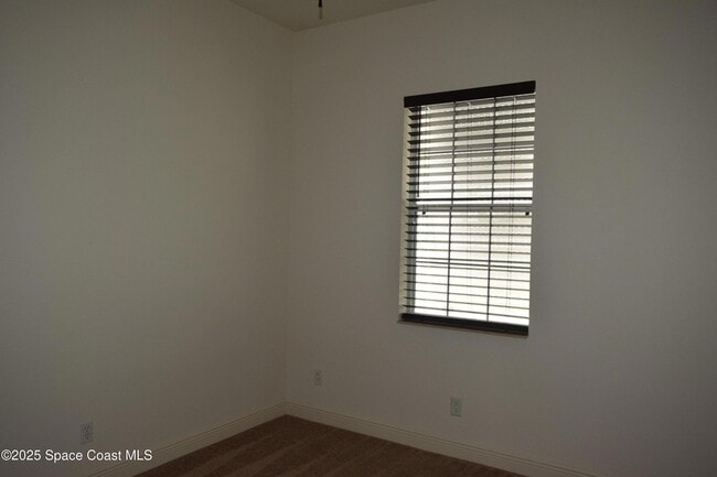 Building Photo - 1170 Eleuthera Dr NE