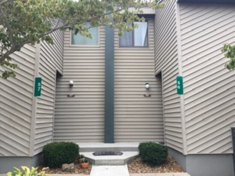 Unit 56 - 39 Lakeshore Ln