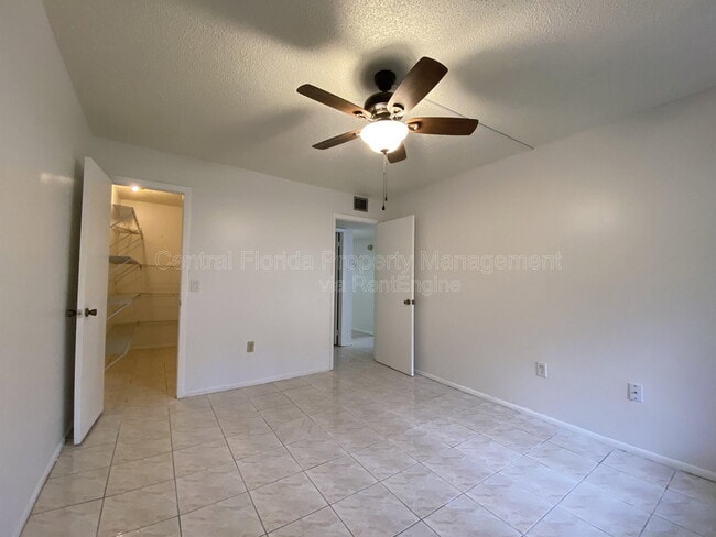 Building Photo - 2713 Oak Park Way