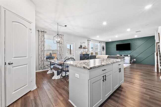 Building Photo - 317 Black Alder St