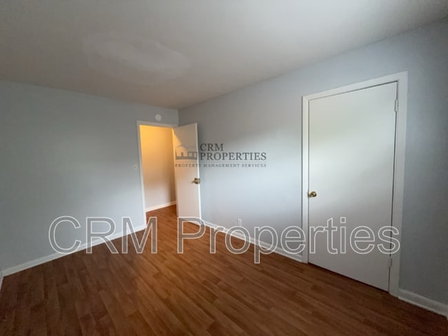 Building Photo - 1931 S Gala Dr