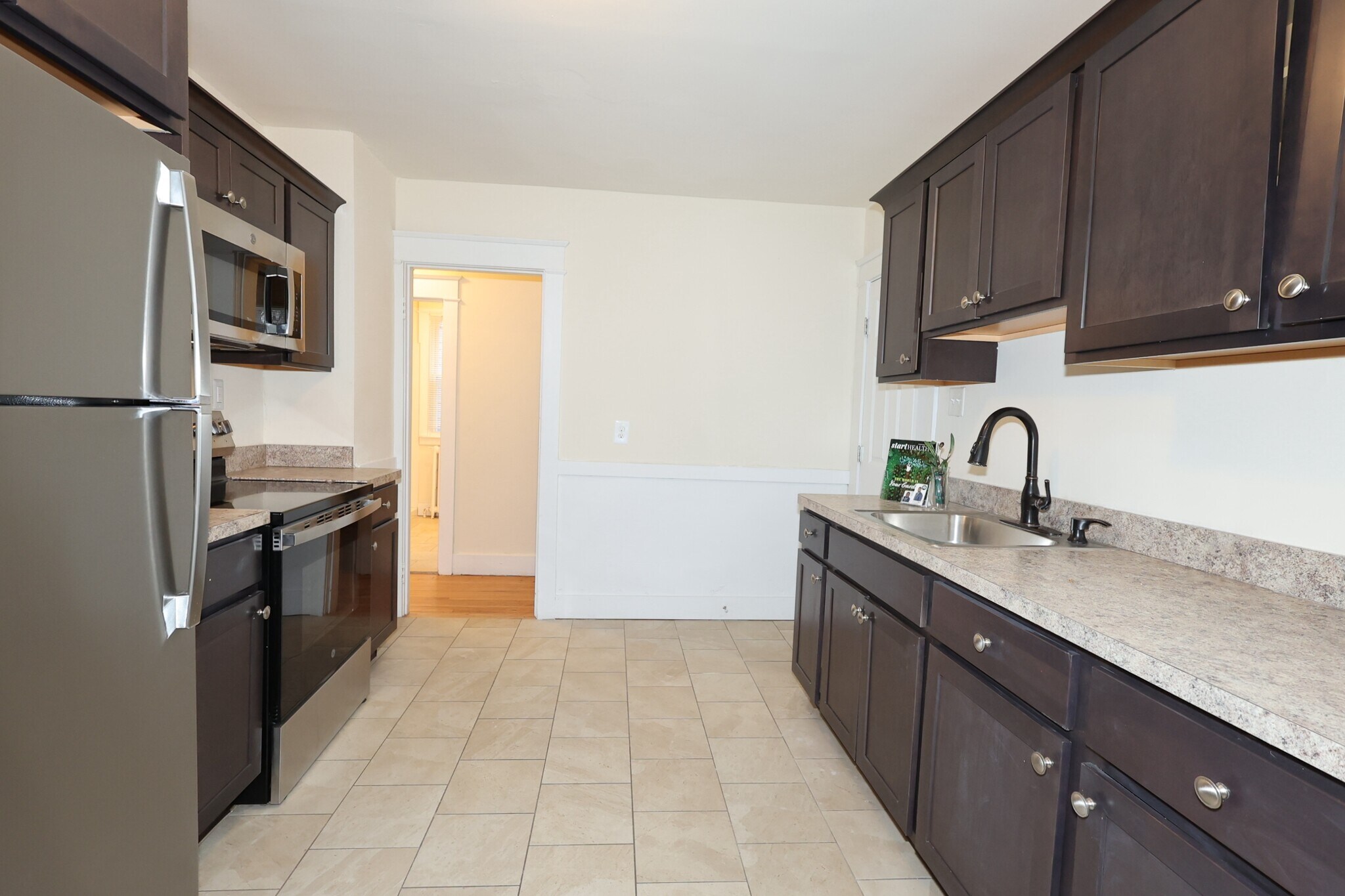 Building Photo - 146 Division St