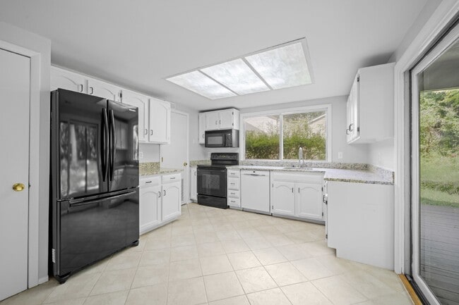 Building Photo - A Nature Lover's Dream Home!
