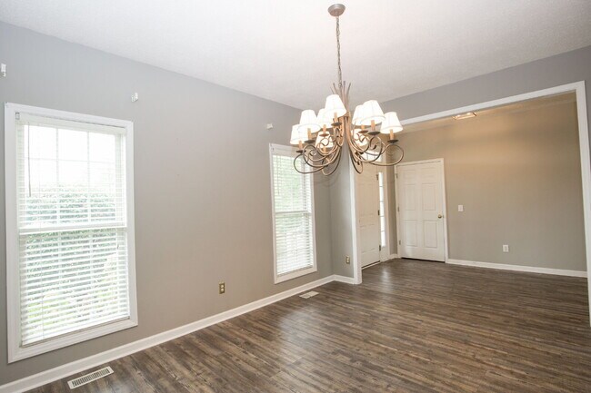Building Photo - 380 Sullivan Dr