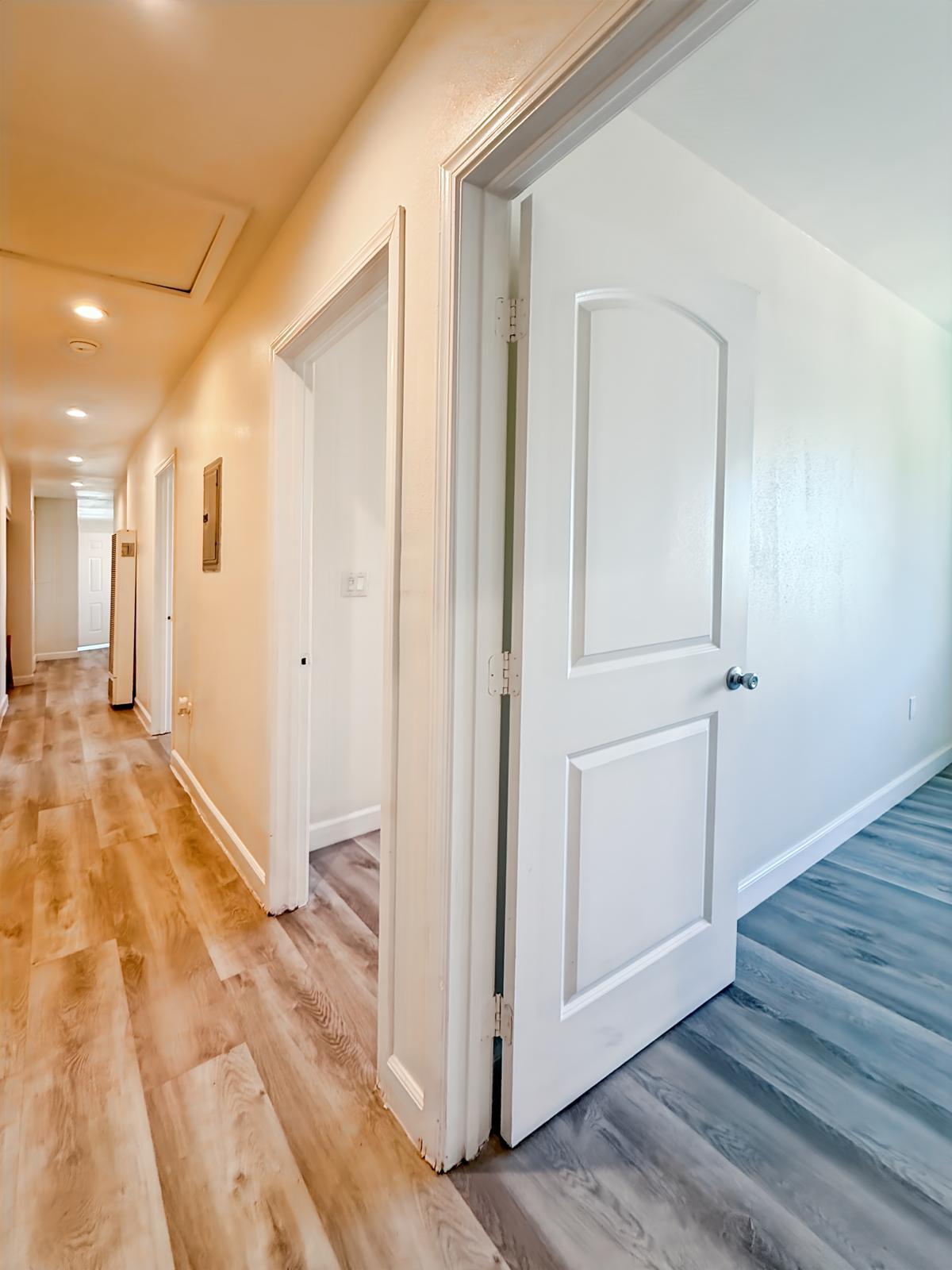 Building Photo - 603 1/2 W 49th St