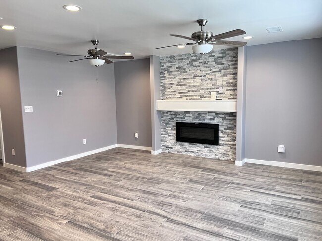 Building Photo - Wonderful remodeled 4 bedroom, 3 bathroom ...