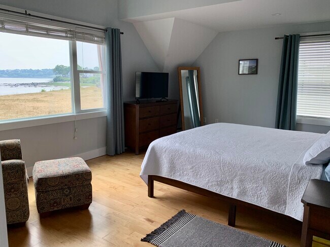 Building Photo - 220 Veranda St