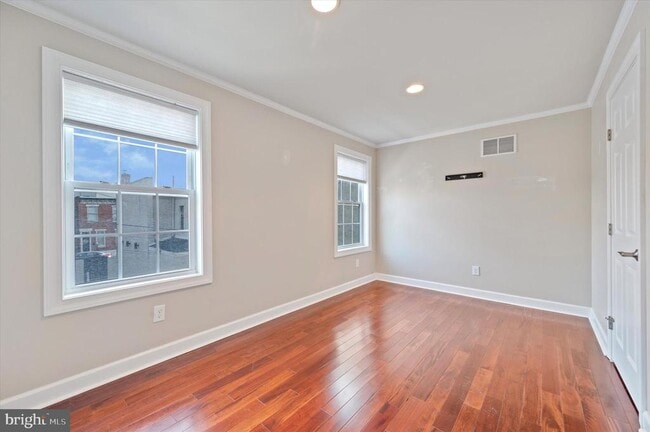 Building Photo - 100 Sigel St