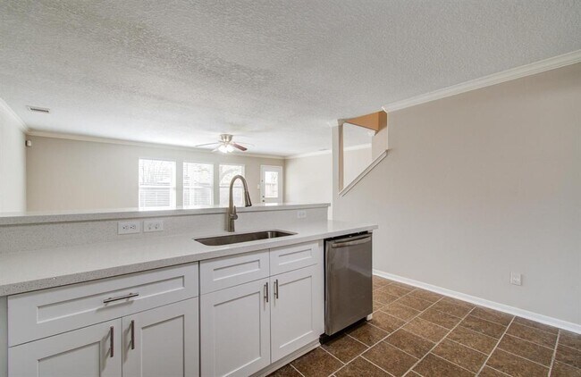 Building Photo - 1211 Reedpoint Dr