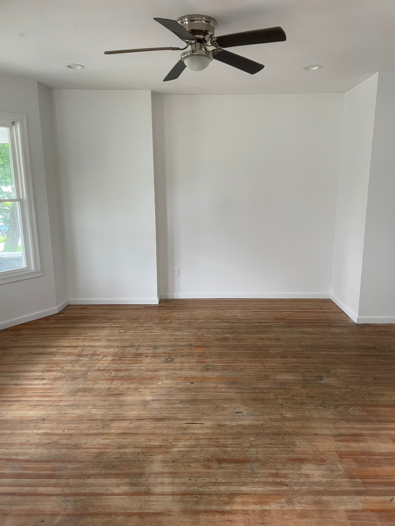 Building Photo - 211 Ontario St