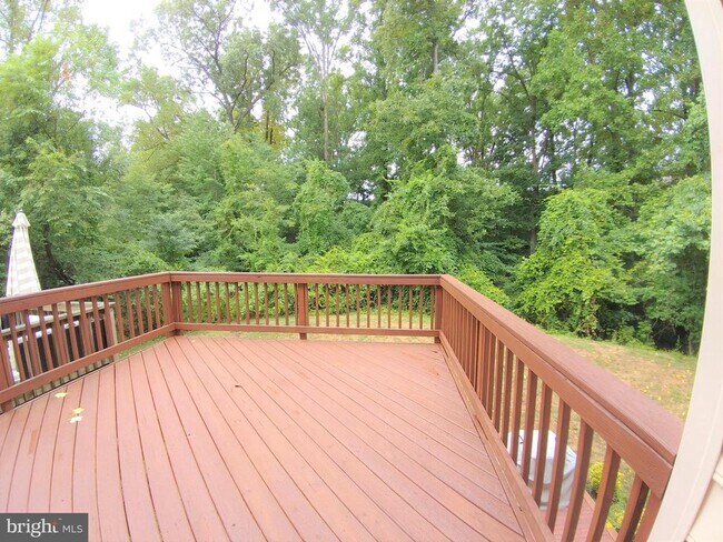 Building Photo - 8 Harbour Heights Dr