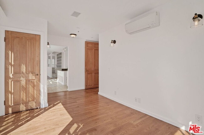 Building Photo - 25 Arcadia Ter