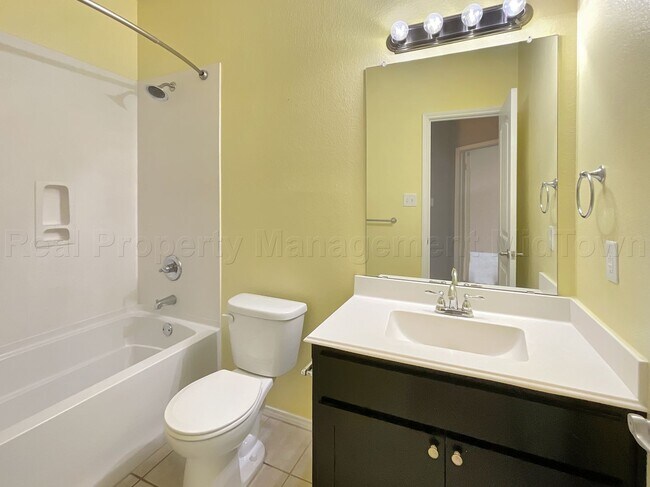 Building Photo - 2053 Leonard Ranch Rd