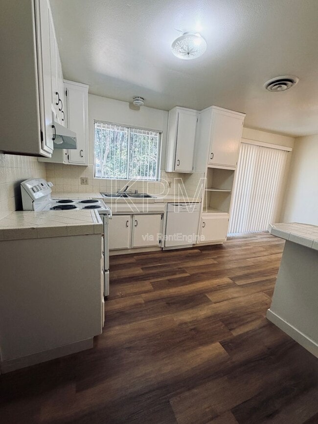 Building Photo - 8446 N El Dorado St