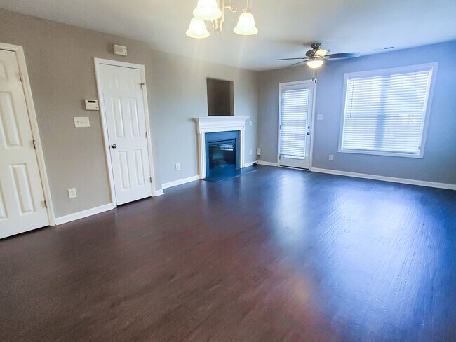 Building Photo - 912 Savin Landing