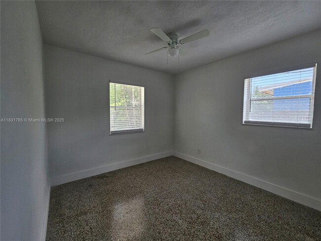 Building Photo - 1112 NW 15th Ave