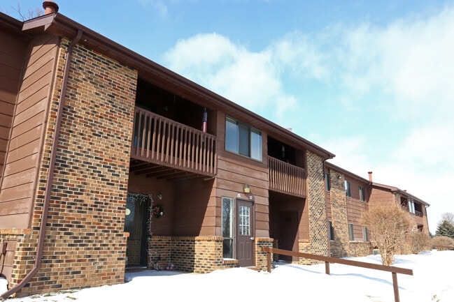 Building Photo - Maple Tree Village