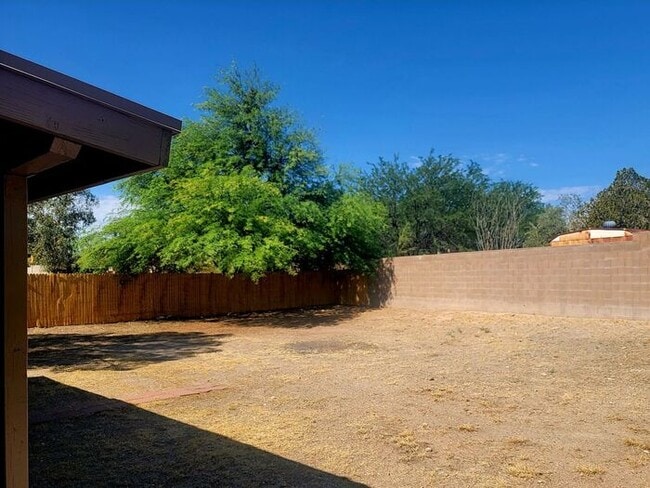 Building Photo - 3702 S Avenida De Las Palmas