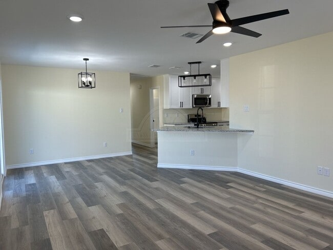 Building Photo - 5224 Rose Gdn Lp