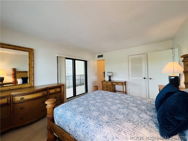 Building Photo - 10044 S Ocean Dr