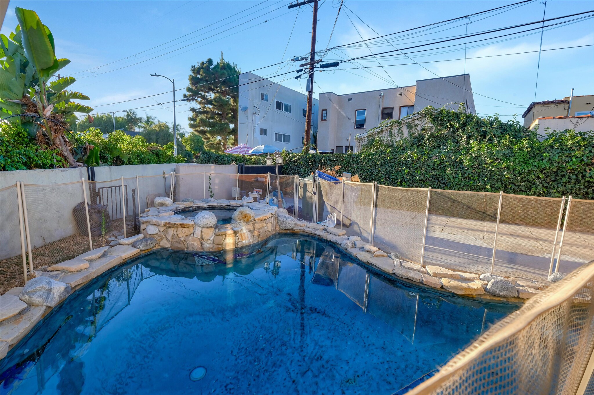 Building Photo - 366 S Crescent Heights Blvd