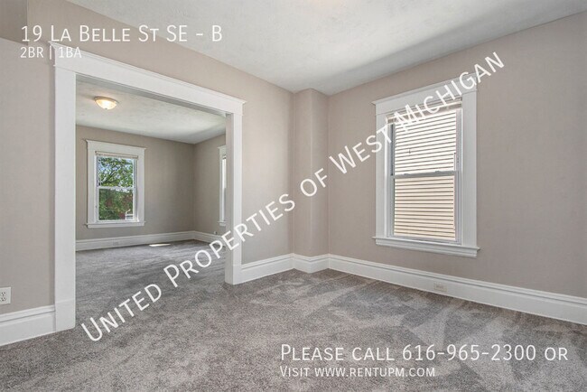 Building Photo - 19 La Belle St SE