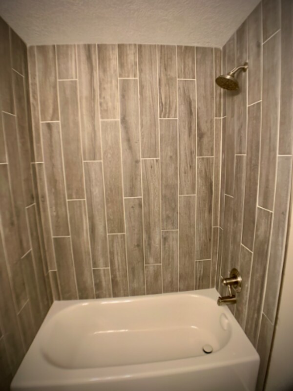 Building Photo - 628 Marion Dr N