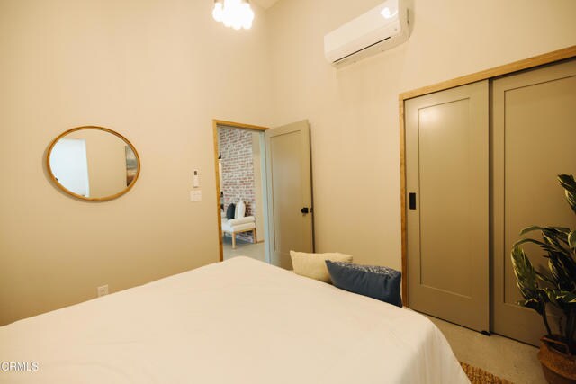 Building Photo - 187 W Park Row Ave