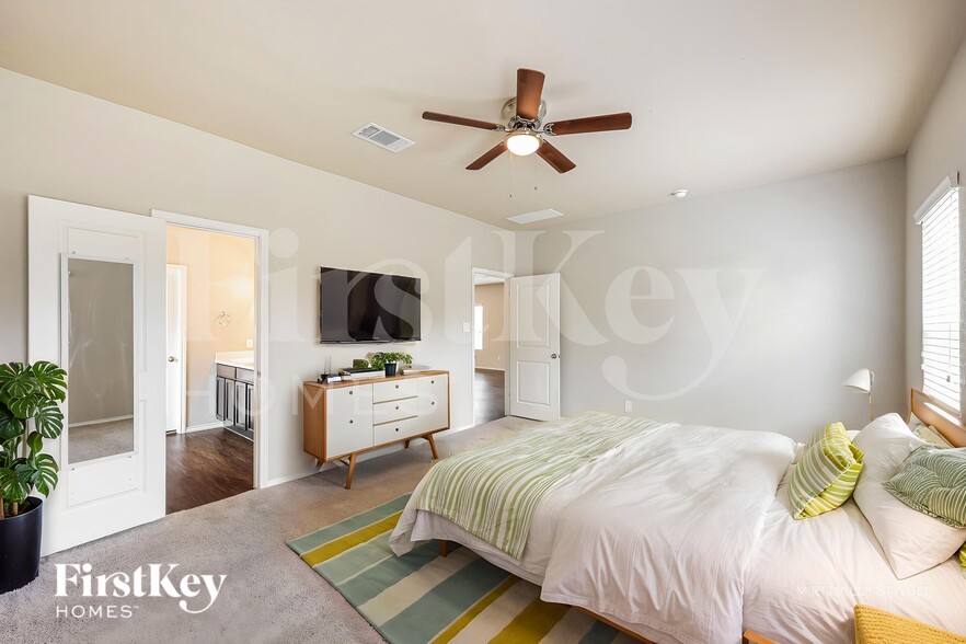 Building Photo - 32079 Camellia Bnd
