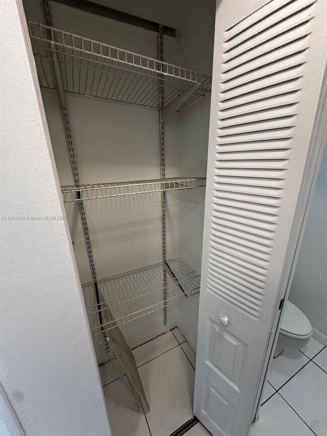 Building Photo - 200 SE 15th Rd